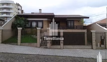 Casa com 5 dormitórios à venda