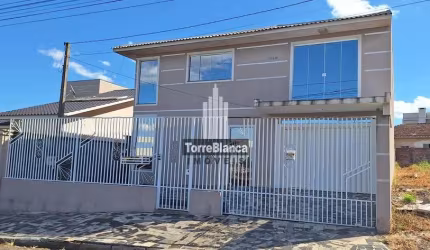 Sobrado à venda próximo ao Mercado Vitor