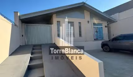 Casa Comercial ou Residencial para Locação, 6 salas, 4 vagas de garagem, 300m², Localização Privile