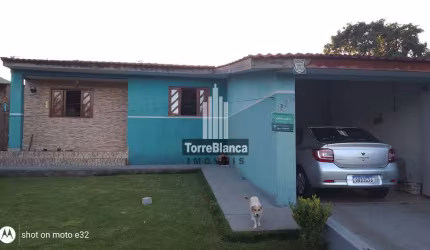 Casa à venda, com terreno grande e cozinha planejada, Colônia Dona Luíza, Ponta Grossa, PR