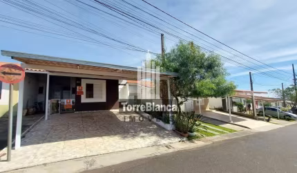 Casa para locação, 2 suítes, 2 banheiros, 2 vagas de garagem cobertas, 60m², Condomínio Residencial
