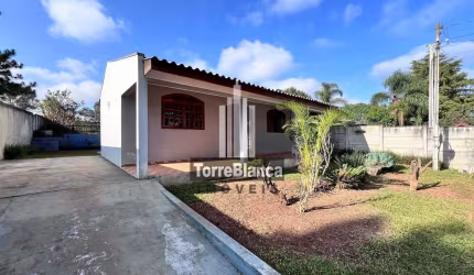 Casa para locação, 2 quartos, 4 vagas, Quintal amplo, 700 m² total, Próximo ao Bosque das Araras, C