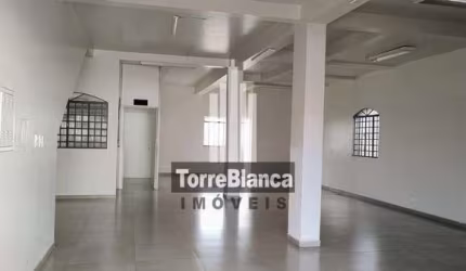 Sala ampla para locação com 2 banheiros e vaga de estacionamento, 110 m² em  Uvaranas, Ponta Grossa