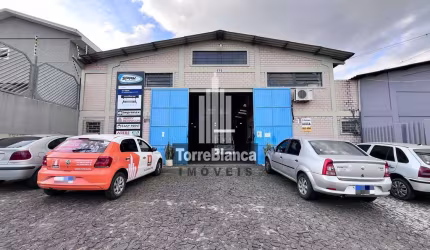 Galpão/Barracão para locação, 2 banheiros e 5 vagas, 375m², Oficinas - Ponta Grossa/PR