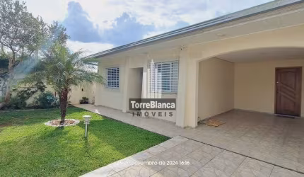 Casa Residencial ou Comercial para Venda e Locação, 3 quartos sendo 1 suíte, 170m², Próximo ao cent
