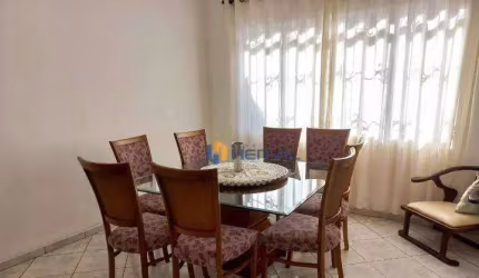 Casa com 3 quartos à venda, 181 m² por R$ 851.000 - Zona 06 - Maringá/PR