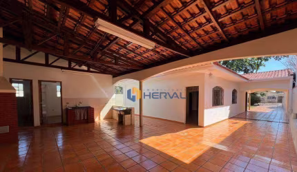 (Aceita troca) Casa com 3 quartos à venda, 190 m² por R$ 700.000 - Vila Morangueira - Maringá/PR