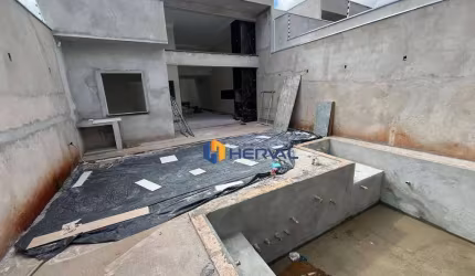 Casa com 3 Suítes à venda, 182 m² por R$ 1.410.000 - Jardim Iguaçu - Maringá/PR