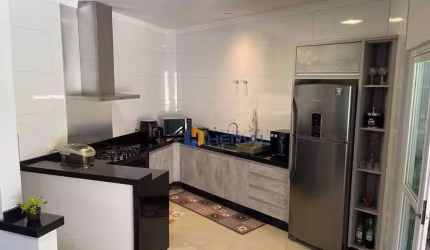 Casa com 3 dormitórios à venda, 208 m² por R$ 790.000,00 - Vila Morangueira - Maringá/PR