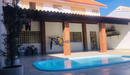 Sobrado com 3 quartos à venda, 180 m² por R$ 680.000 - Conjunto Residencial Branca Vieira - Maringá/PR