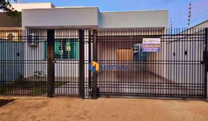 Aluguel – Casa com 3 Quartos (1 Suíte), Churrasqueira e Quintal – R$ 2.300,00