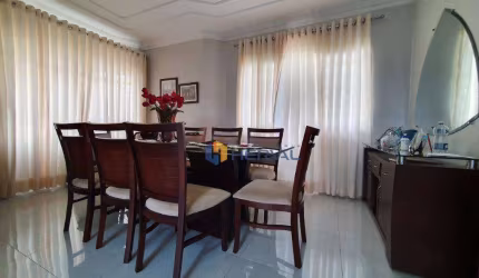 Sobrado com 3 dormitórios à venda, 183 m² por R$ 850.000,00 - Vila Morangueira - Maringá/PR