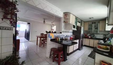 (Aceita troca) Casa com 3 quartos à venda, 250 m² por R$ 660.000 - Conjunto Habitacional Sol Nascente - Maringá/PR
