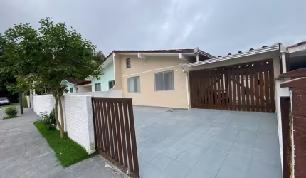 VENDO CASA PRÓXIMO AO CENTRO