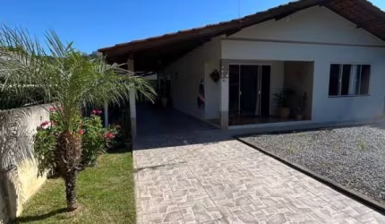 Casa à venda, GRAVATÁ, PENHA - SC MOBILIADA E COM AMPLO TERRENO
