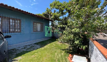 Casa à venda, Centro, PENHA - SC com AMPLO QUINTAL E PRÓXIMA DA PRAIA