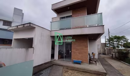 Casa à venda, MEIA PRAIA, NAVEGANTES - SC a apenas 80m da praia.