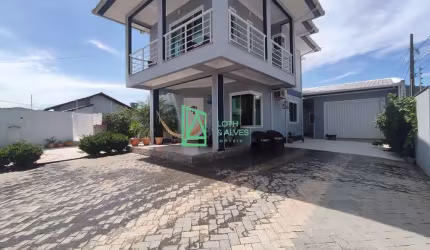 Casa à venda localizada no Gravatá, NAVEGANTES - SC, a 960 metros da praia.