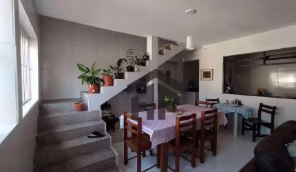 Casa com 3 Quartos em Torrões, Recife