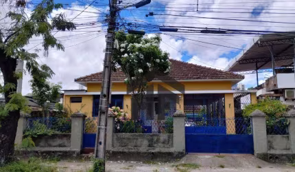 Casa de 150m², com 5 quartos para alugar, localizada  no Parnamirim - Recife - Pernambuco.