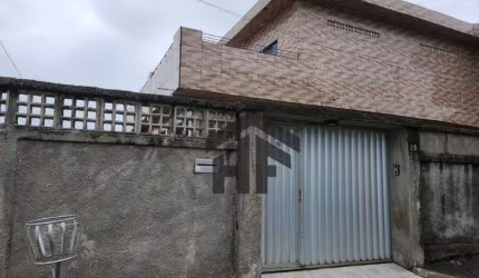Casa de 252m² à venda, com 5 quartos e 1º andar, localizada, no Ibura, Recife - Pernambuco.