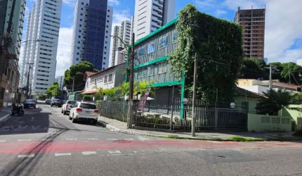 Sala Comercial de 60m² para alugar no 2º andar, localizada na Torre, Recife - Pernambuco.