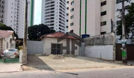 Casa Comercial de 228m² para alugar, com 5 quartos (1 suíte), localizada no Rosarinho, Recife - Pernambuco.