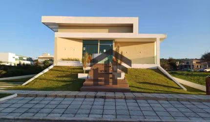 Casa de 258m² à venda, com 4 quartos suítes, localizada em Gravatá, Pernambuco.