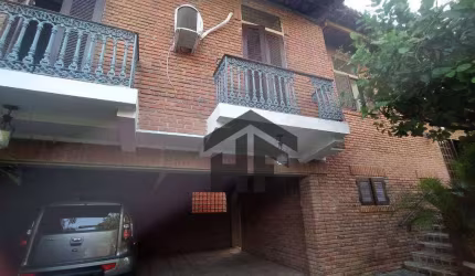 Casa de 350m², com 2 pavimentos e 04 quartos, localizada no Poço da Panela, Recife - Pernambuco.