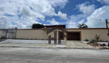 Casa Comercial ou Residencial de 450m² para alugar, localizada em Piedade, localizada em Piedade, Jaboatão dos Guararapes - Pernambuco.