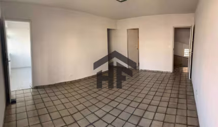Apartamento de 100m² à venda, com 3 quartos (1 suíte), localizado na Torre, Recife - Pernambuco.