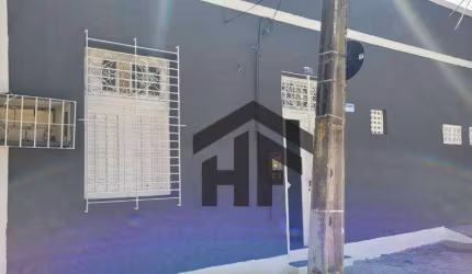 Casa de 200m² para alugar ou vender, com 5 quartos (3 suítes), localizada nos Coelhos, Recife - Pernambuco.