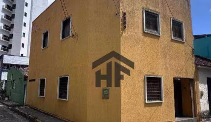 Casa Comercial de 120m² para alugar, localizada na Torre, Recife - Pernambuco.