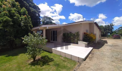 Casa com 3 quartos à venda, 130 m², localizada em Aldeia, Camaragibe - Pernambuco.