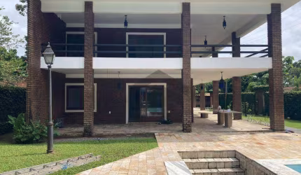 Casa de 270m² para alugar ou vender, com 5 quartos (2 suítes), localizada em Aldeia, Camaragibe - Pernambuco.