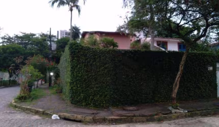Casa Residencial ou Comercial de 237m² à venda, com 4 quartos suítes, localizada no Poço da Panela, Recife - Pernambuco.