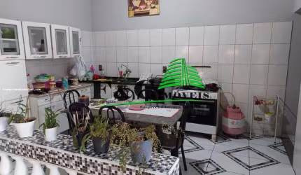 Casa para Venda em Araras, Conjunto Habitacional Heitor Villa Lobos, 3 dormitórios, 1 suíte, 2 banheiros, 2 vagas