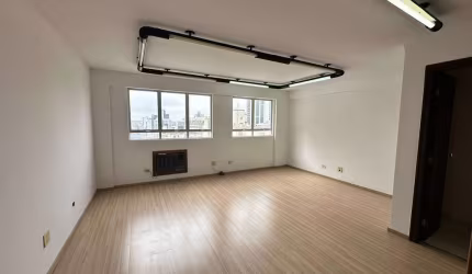 Sala comercial com 40m² reformada na Rua Riachuelo &#8211; Centro