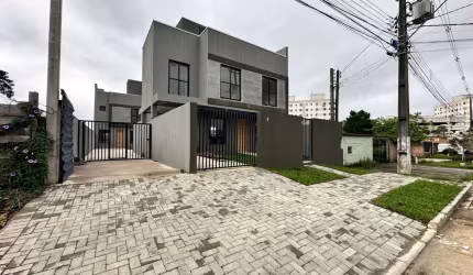 Sobrado novo geminado de 145m² com 3 quartos 1 suíte e 1 vaga no Lindóia