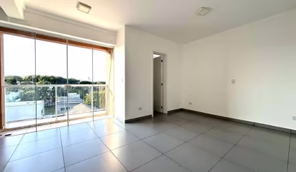 Studio com sacada no Rebouças
