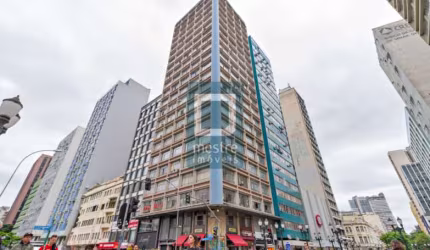 Sala Comercial com 120m² entre Marechal Floriano e Rua XV