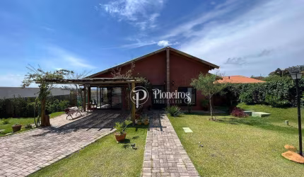 Casa com 4 dormitórios à venda, 243 m² por R$ 2.500.000 - Londrina/PR