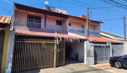 Lindo  Sobrado  a  venda