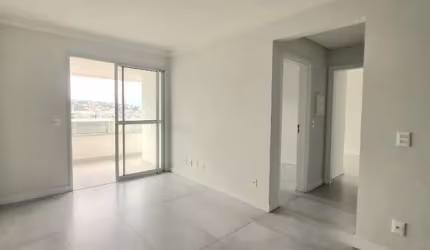 Apartamento com 2 quartos sendo 1 suíte no Kobrasol