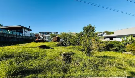 Terreno de 1.845m² em Cacupé