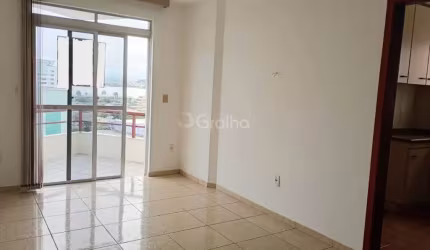 Apartamento de 64m² com 2 quartos no Centro