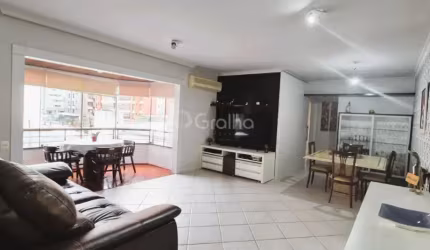 Apartamento de 131m² com 3 quartos no Centro