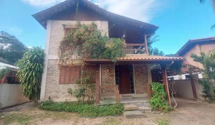 Casa com 4 quartos sendo uma suíte no Campeche