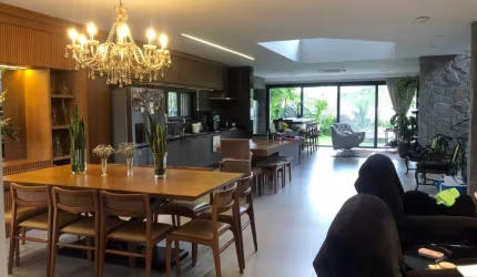 Casa Residencial de 408 m² com 3 quartos sendo 1 suíte no Morro das Pedras