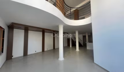 Loja de 246m² no Kobrasol